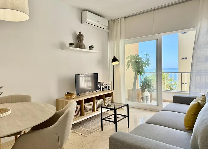 The Ii Seaviews Center - Eaw Homes Apartmán *